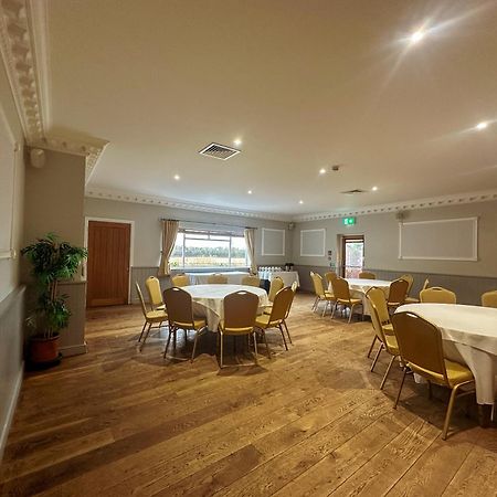 The Corbet Arms Hotel Uffington  Bagian luar foto