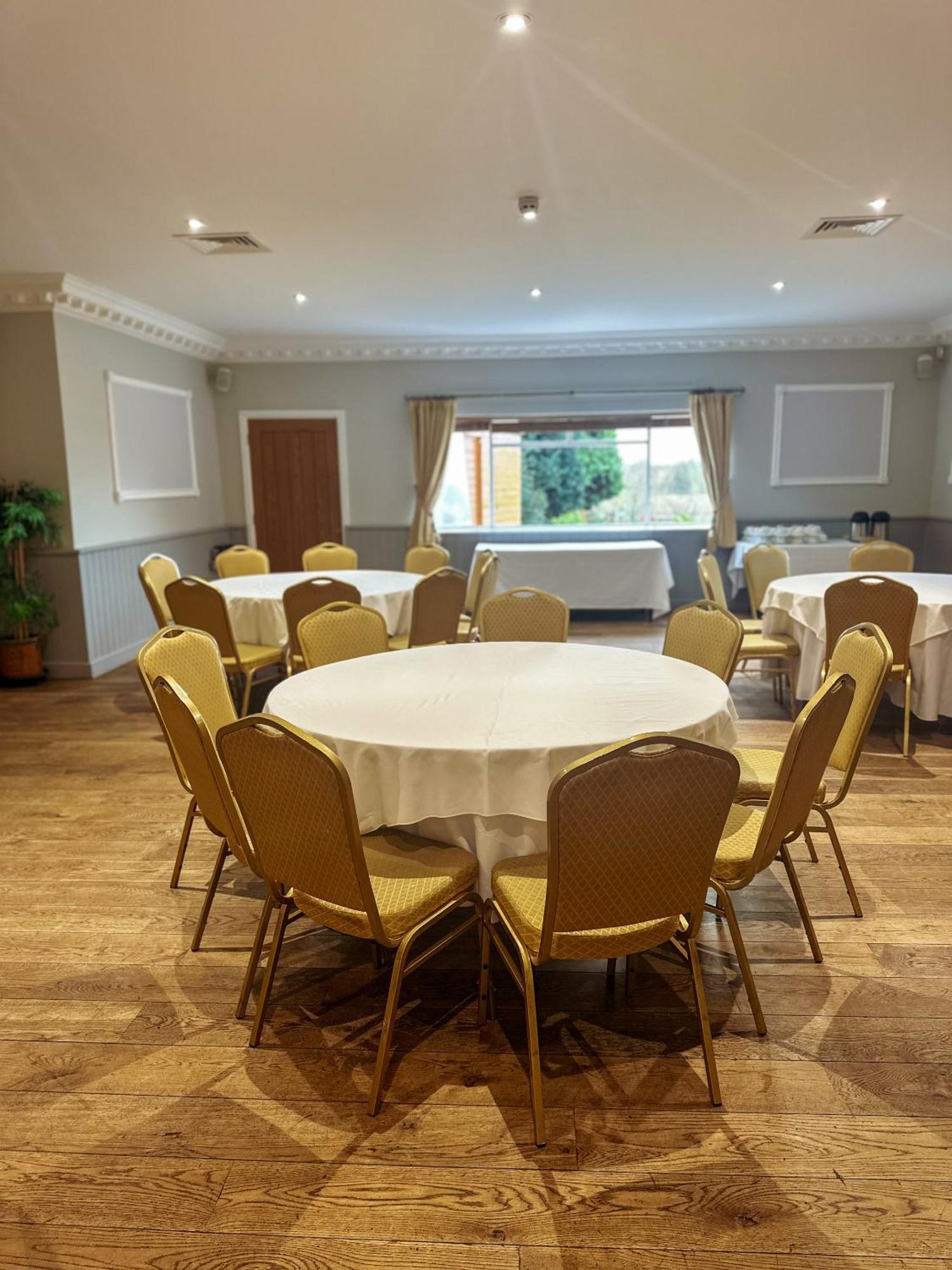The Corbet Arms Hotel Uffington  Bagian luar foto