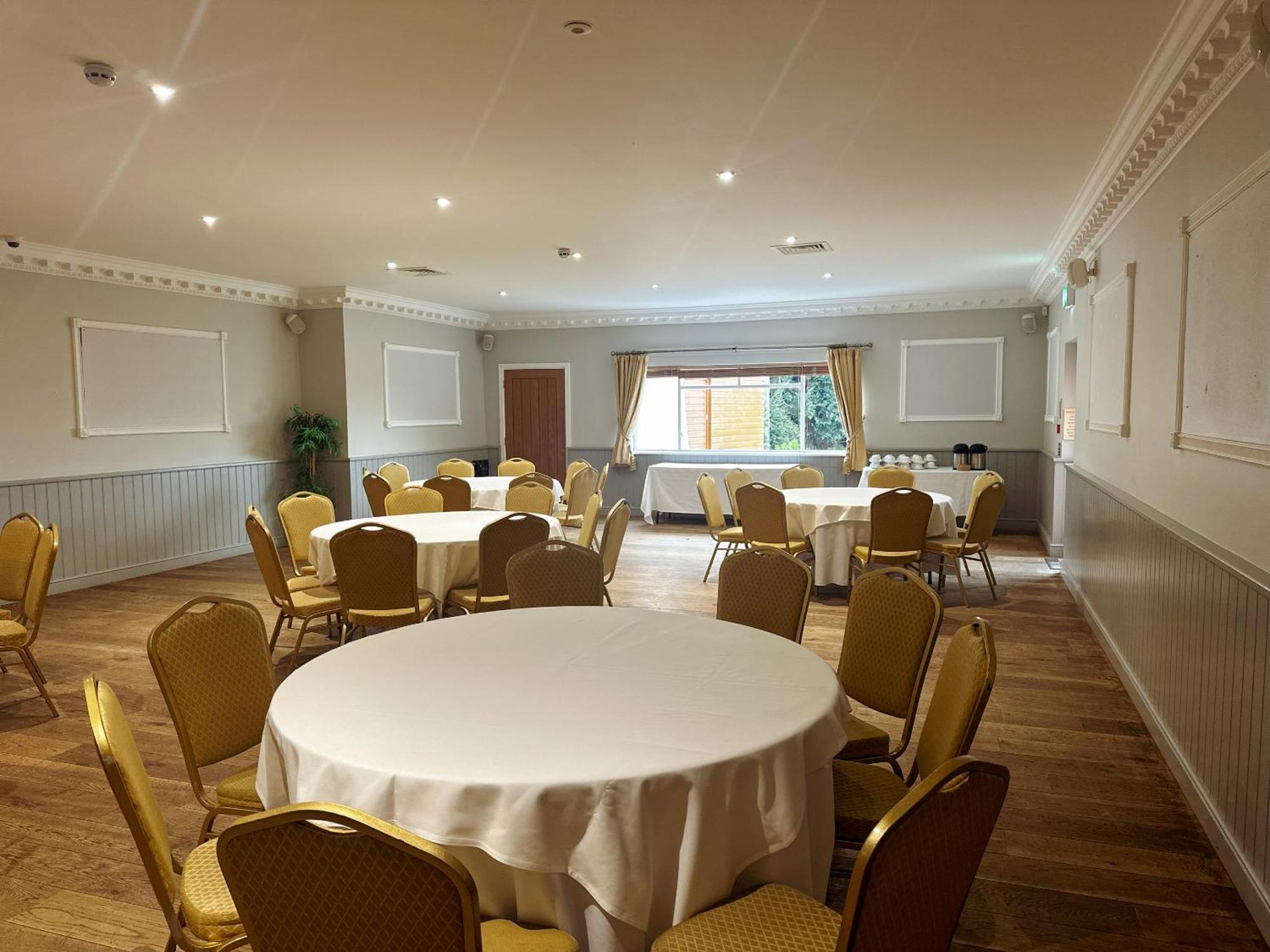 The Corbet Arms Hotel Uffington  Bagian luar foto