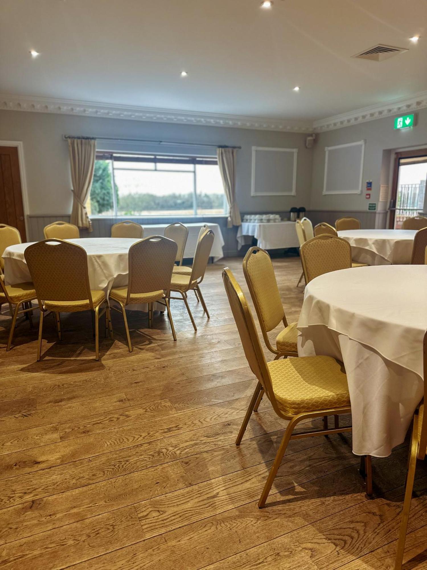 The Corbet Arms Hotel Uffington  Bagian luar foto
