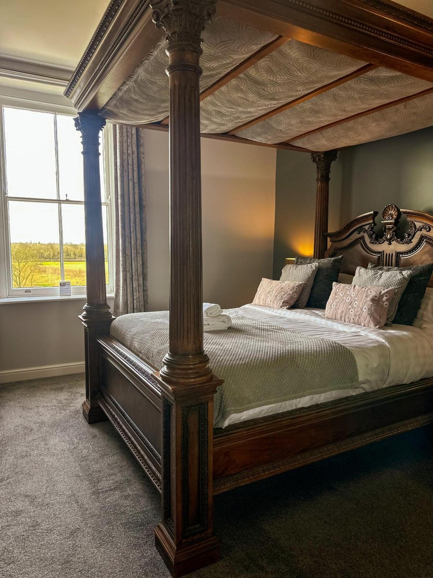 The Corbet Arms Hotel Uffington  Ruang foto