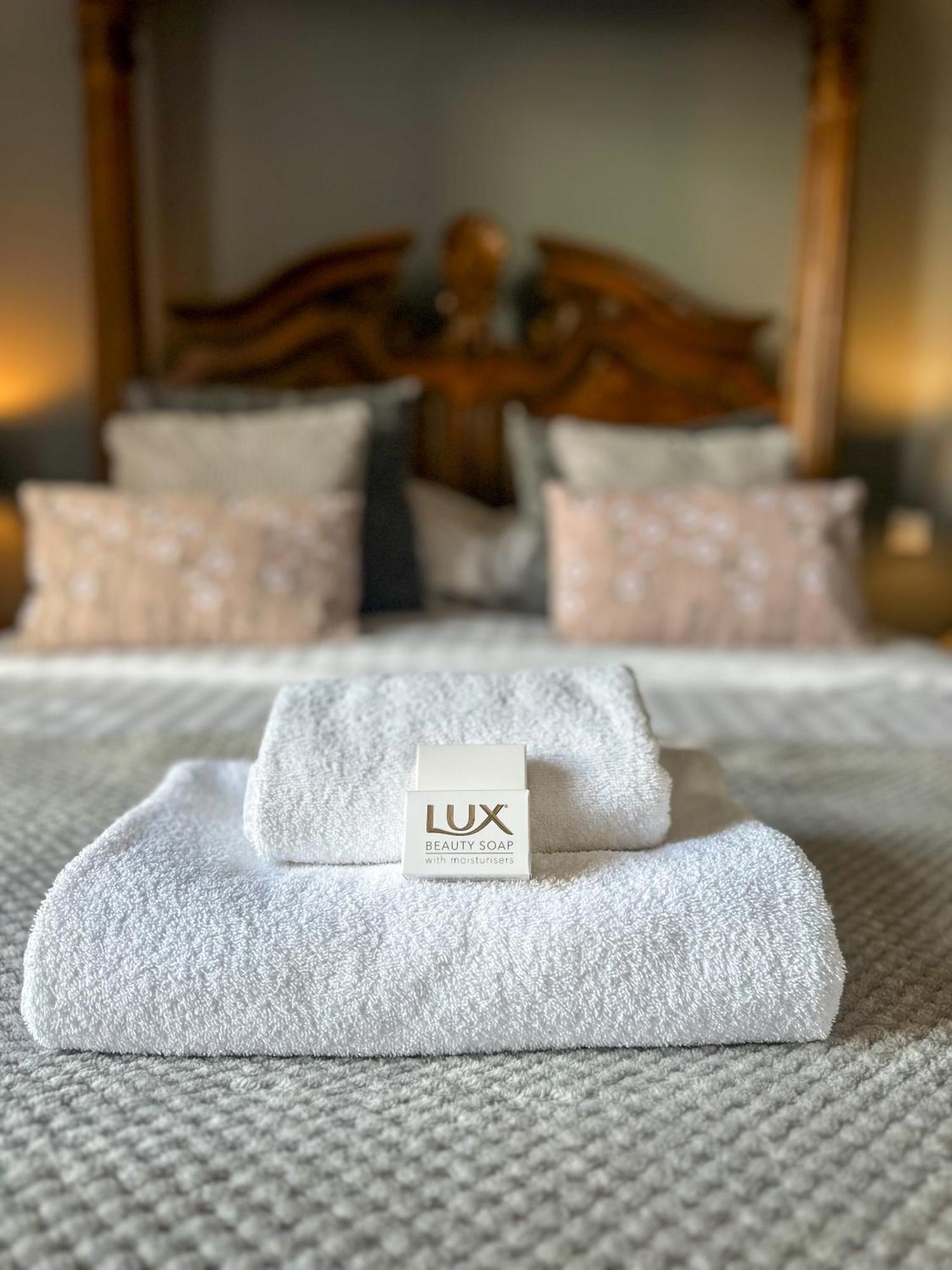 The Corbet Arms Hotel Uffington  Ruang foto